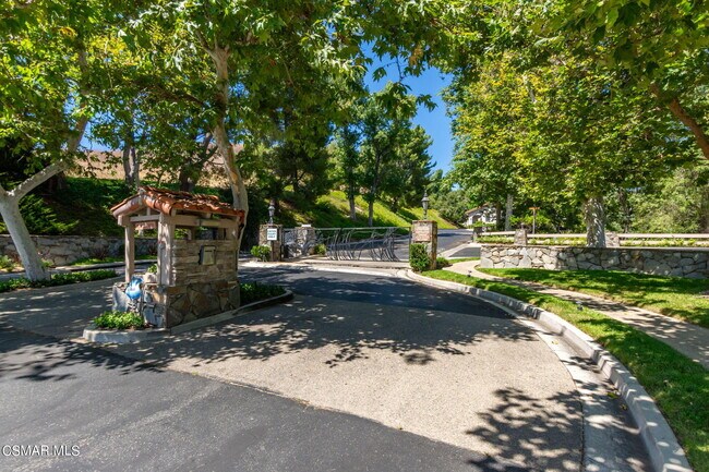 Building Photo - 777 N Valley Dr