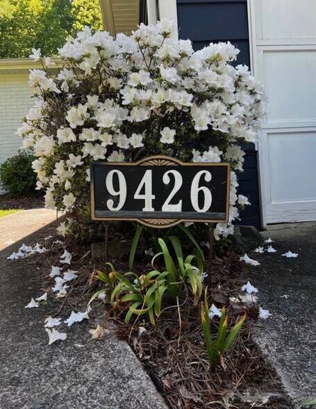 Building Photo - 9426 Robert Burns Ct