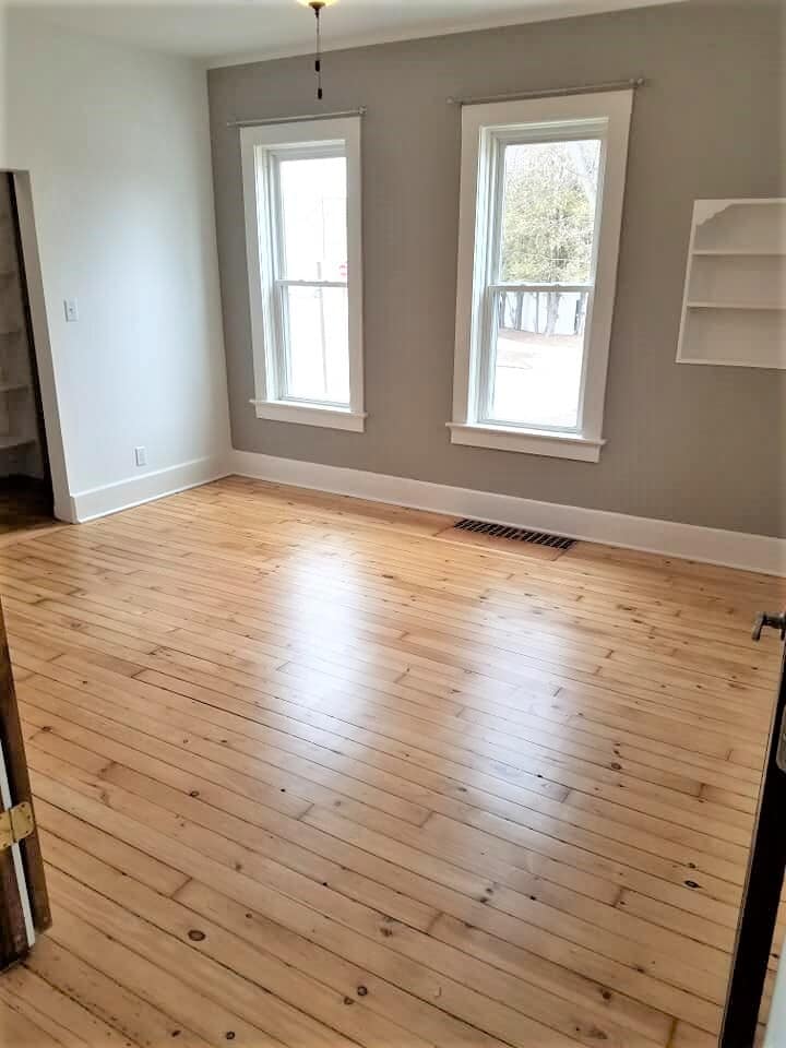 Huge master bedroom! - 2104 Folger Ct