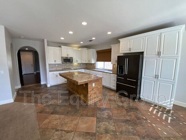 Building Photo - 2933 W Harold Ct