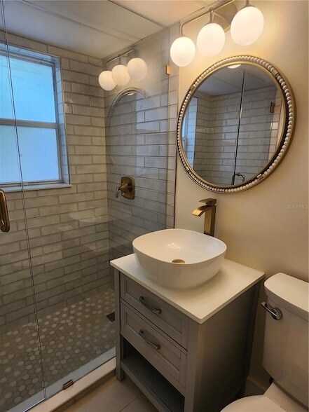 Building Photo - 565 Golden Gate Point