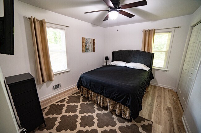 Building Photo - 369 Crane Dr