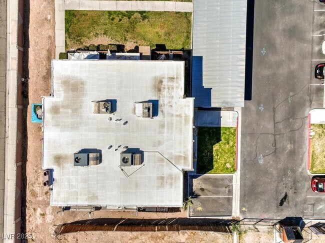 Building Photo - 3683 Villa Knolls E Dr