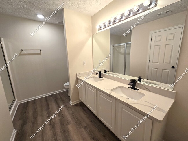 Building Photo - 4593 Parkway Cir