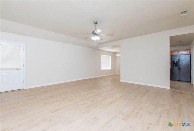 Building Photo - 404 Rowdy Dr