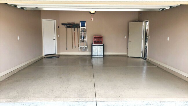 Building Photo - Fully Furnished/Unfurnished/Short Term/Long Term/ Vacation Rental Options