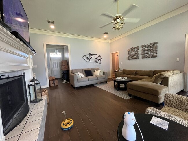 Building Photo - 852 Azalea Garden Dr