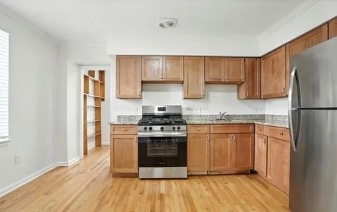 Kitchen - 800 E North Ave