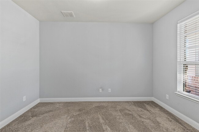 Building Photo - 4424 Overbrook Dr