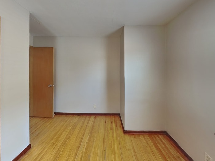 Building Photo - 2080 McKnight Rd N