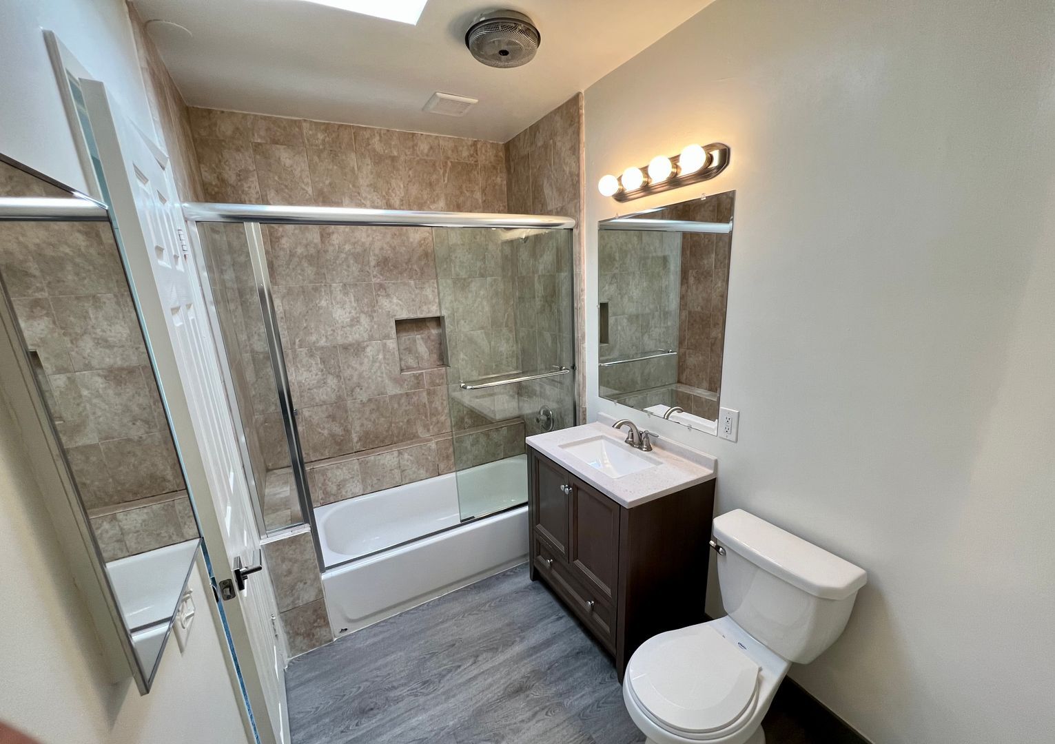 Building Photo - 3359 Mentone Ave