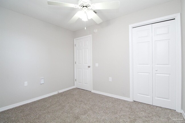 Building Photo - 701 Thornwood Pl