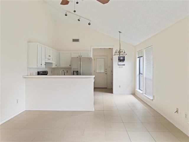 Building Photo - 1106 Hollis St