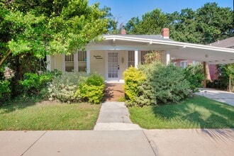 Building Photo - East Hill Cottage Available December 8th!