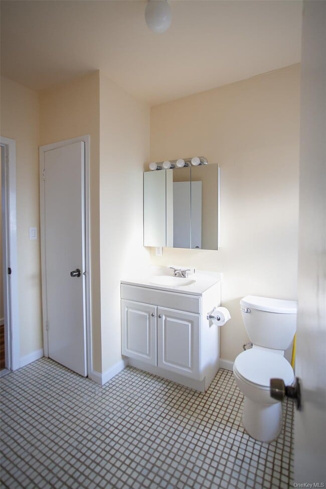 Building Photo - 35 W Olive St