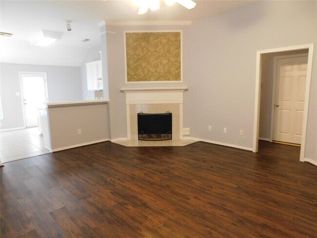 Building Photo - 4211 Creek Hollow Ln