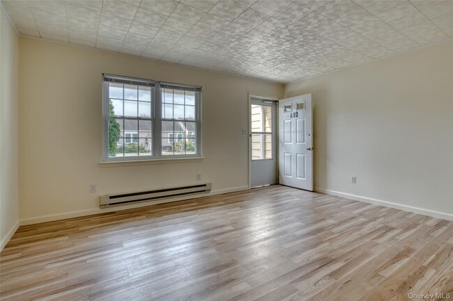 Building Photo - 1000 9th St