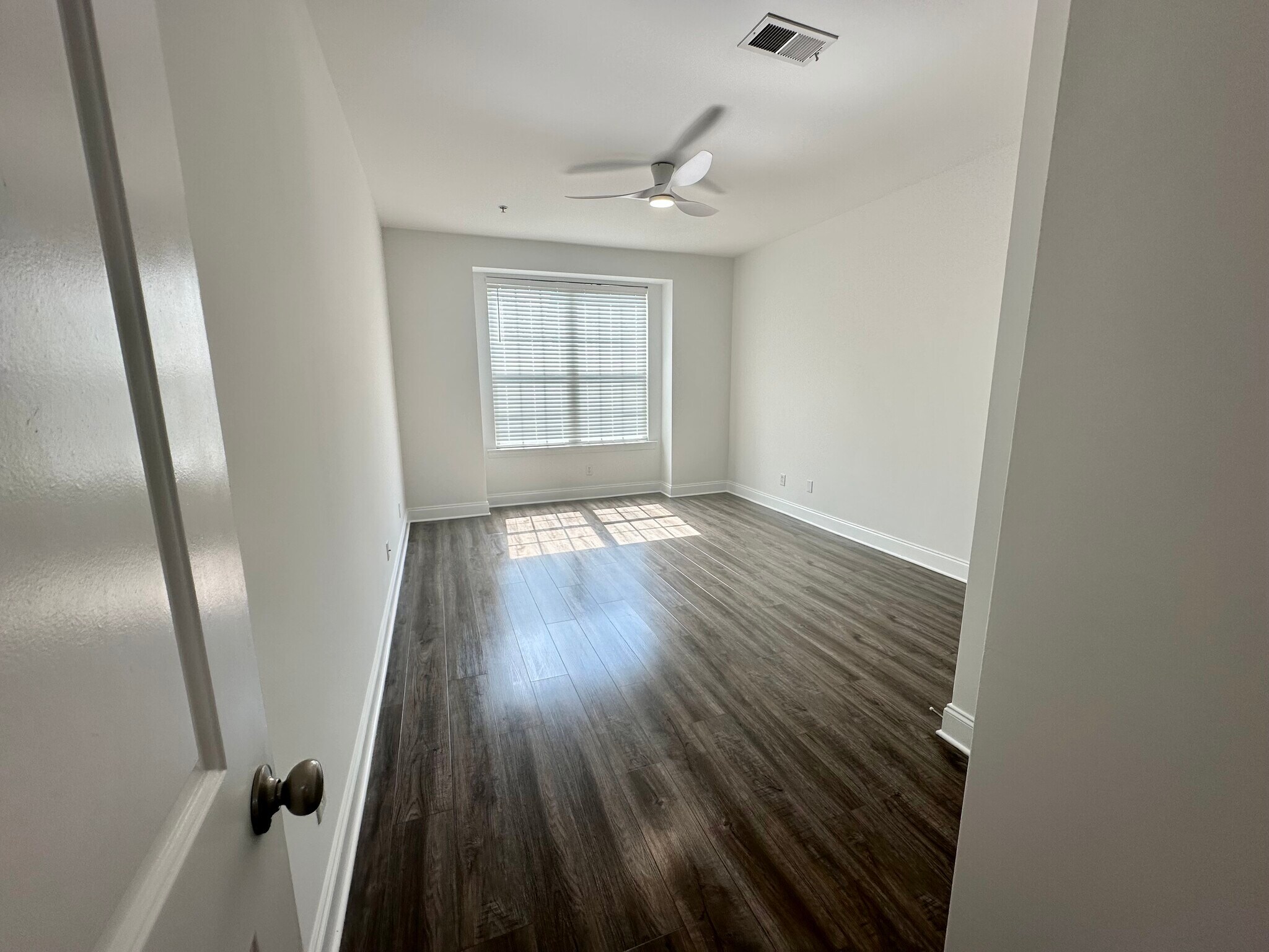 Building Photo - 149 Breezes Dr
