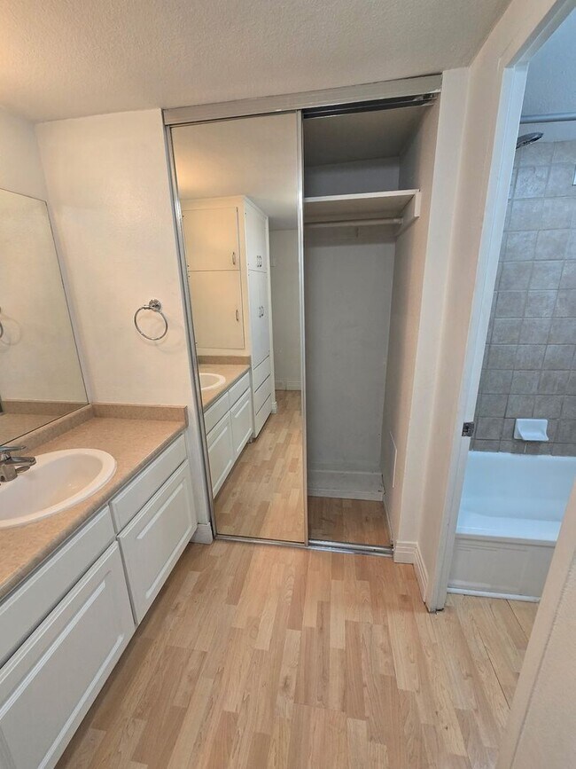 Building Photo - 1196 N Grant St