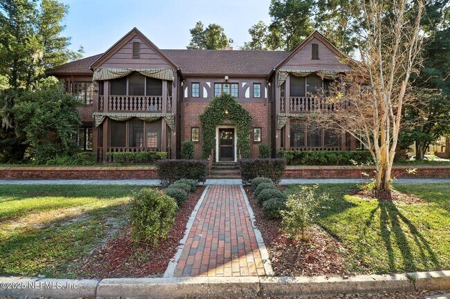 Building Photo - 2160 Forbes St