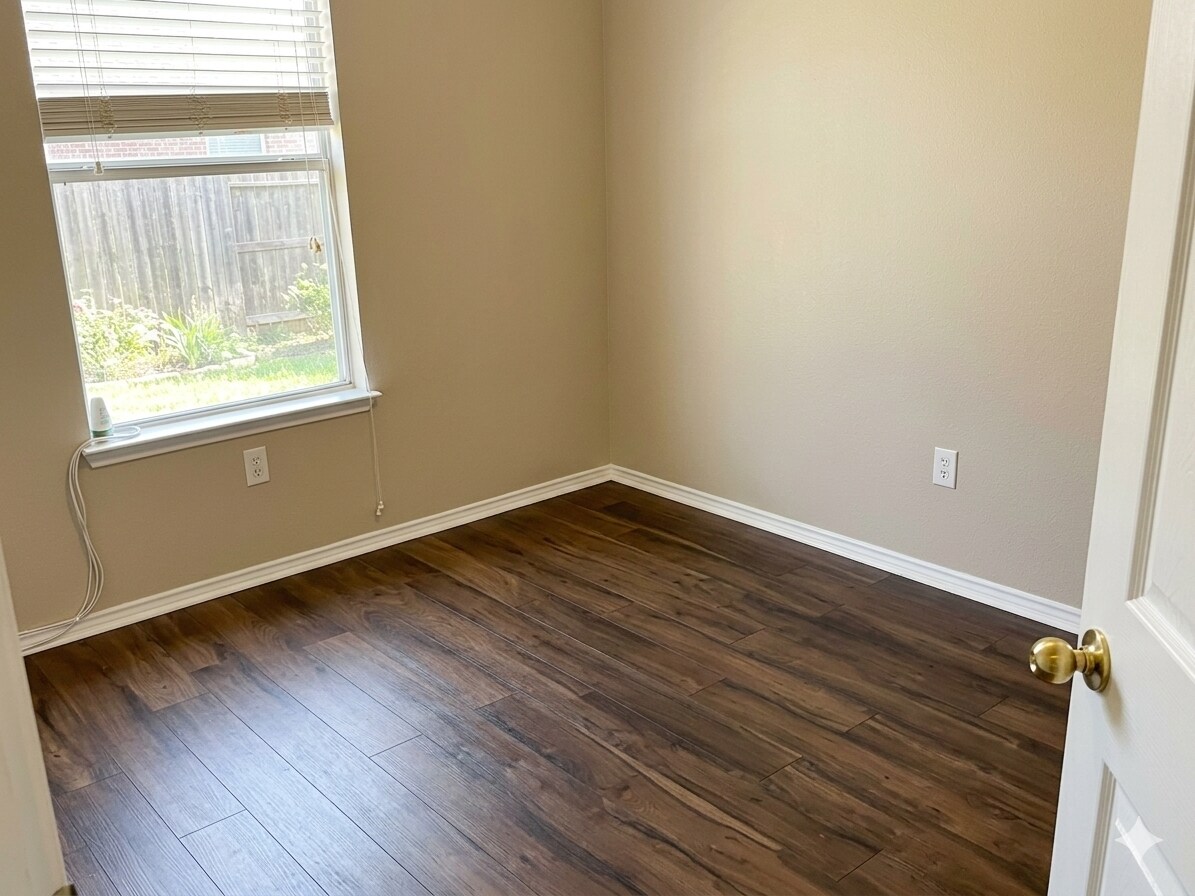 Building Photo - 5212 Westheimer Rd