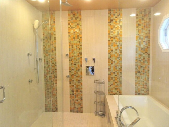 Building Photo - 1702 Newning Ave