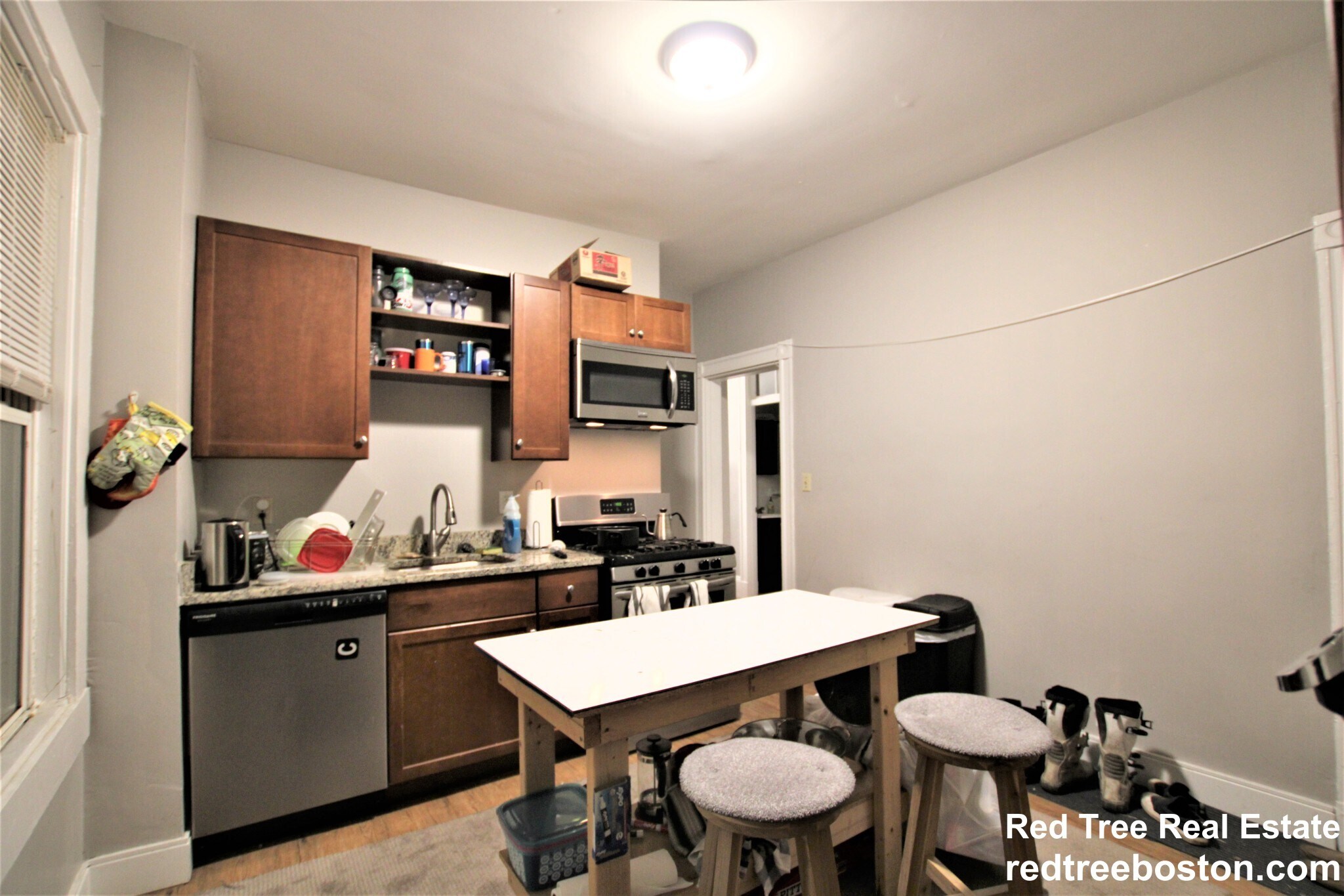 Building Photo - 8 Sunset St