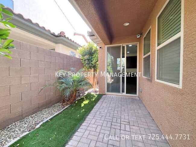 Building Photo - 2 STORY 3 BEDROOM 2.5 BATH + LOFT HOME IN ...