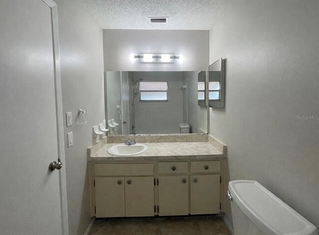 Building Photo - 7986 Avenal Loop