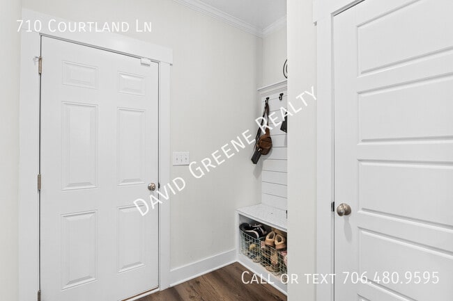Building Photo - 710 Courtland Ln