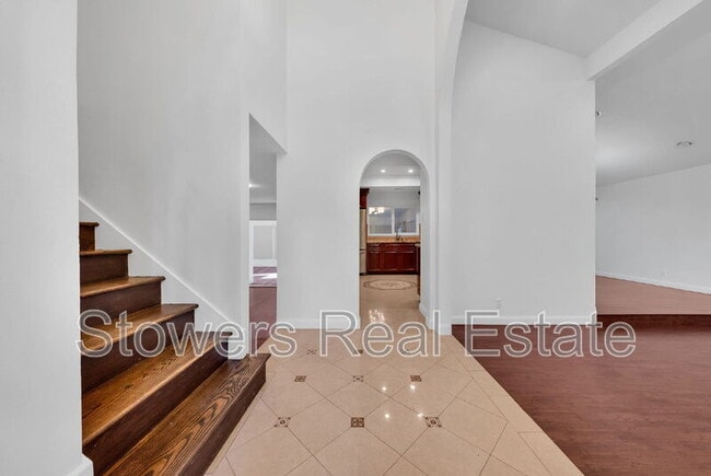 Building Photo - 40232 San Sebastian Pl