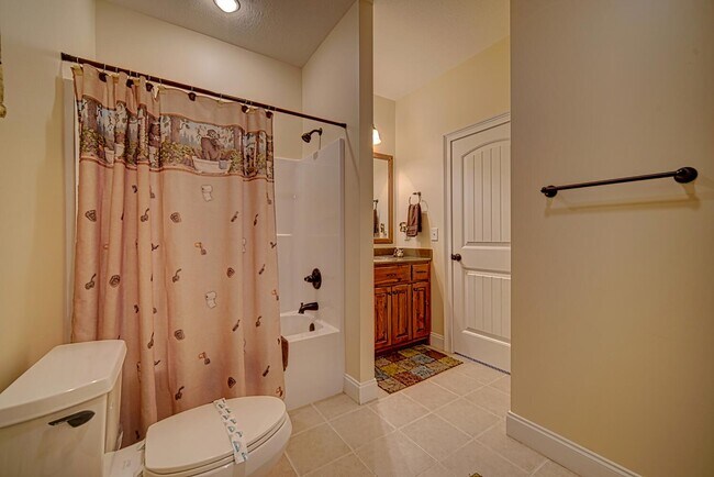 Building Photo - 329 Arrowood Pointe