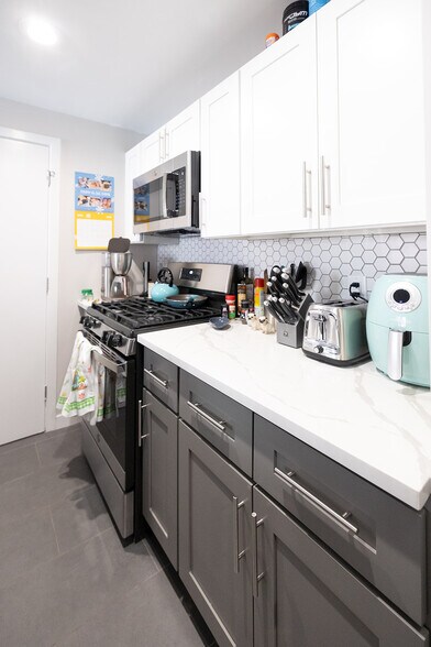 Building Photo - 1661-1663 Washington St. Unit 104