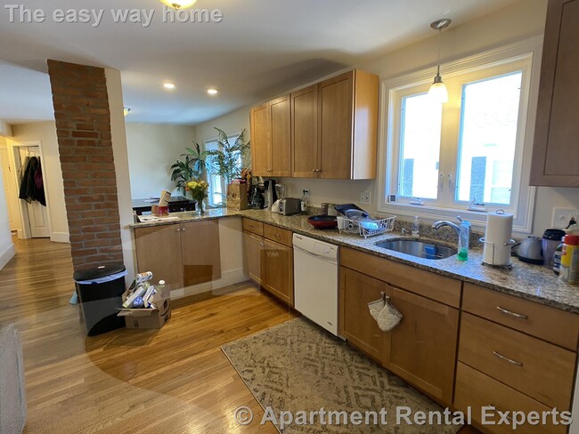 Building Photo - 80 Ten Hills Rd