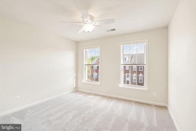 Building Photo - 7056 Courtyard Way