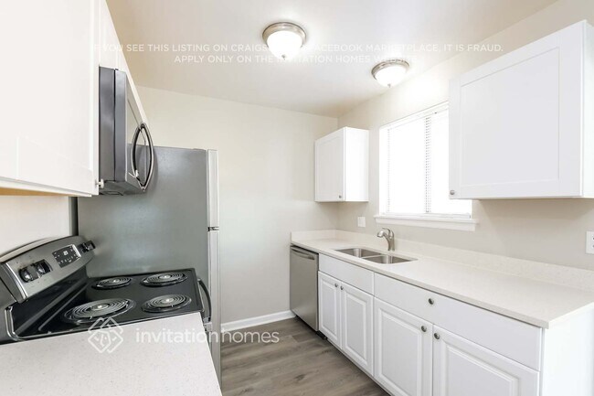Building Photo - 3535 E 123rd Ave