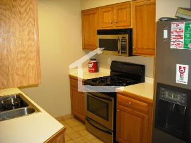 Building Photo - 2 bed/2.5 bath in Allston