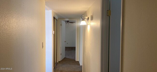 Building Photo - 10019 N 48th Dr