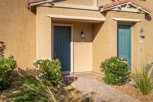 Building Photo - Modern Henderson Townhome with Loft & Resort-Style Amenities