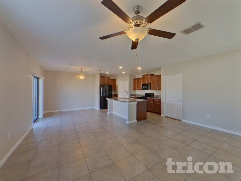 Building Photo - 7116 Salt River Ave