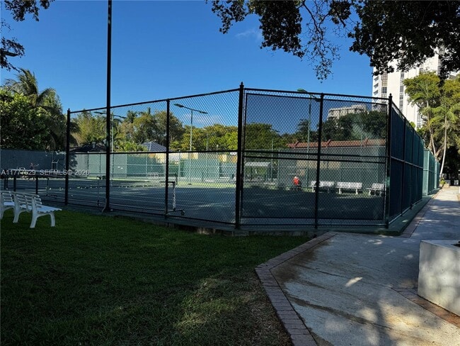 Building Photo - 2000 Towerside Terrace