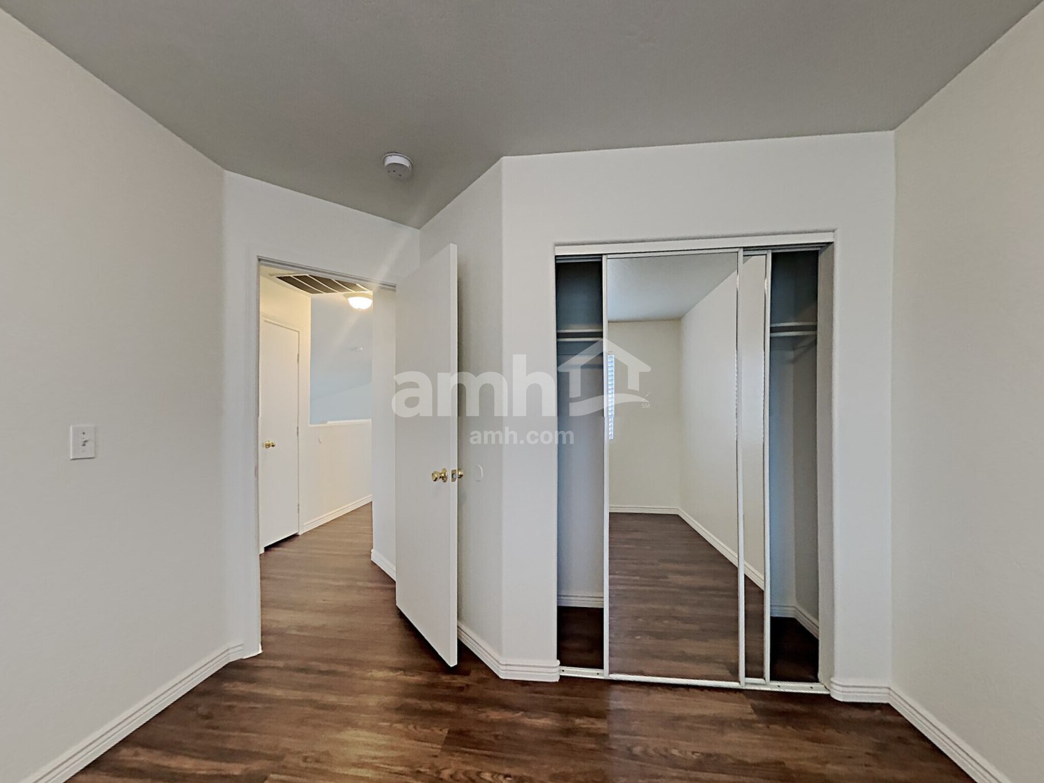 Building Photo - 7519 E Naranja Ave