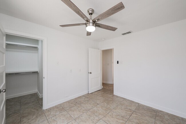 Building Photo - 2610 Springfield Ave