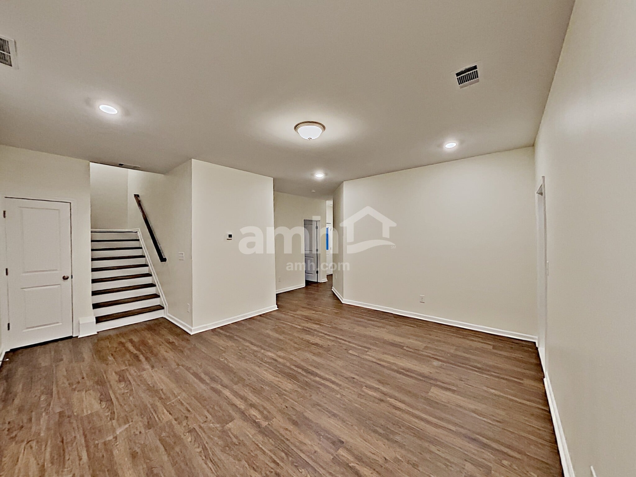 Building Photo - 553 Camp dr