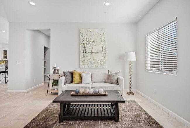 Building Photo - ***Gorgeous 5 bedroom, 3 bath Home in Imperial Beach