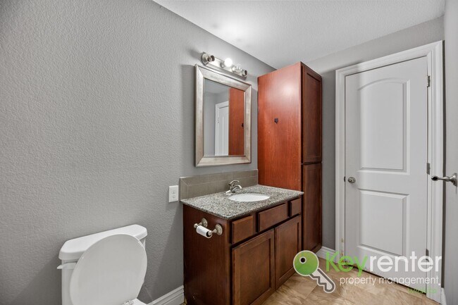 Building Photo - 2315-2317 E Coolwater St Duplex