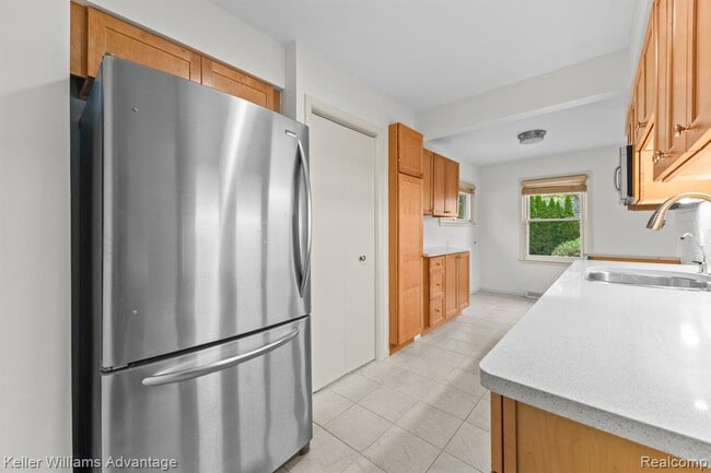 Building Photo - 4516 Robinwood Ave