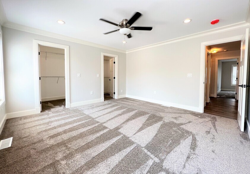 Building Photo - 10975 Main St