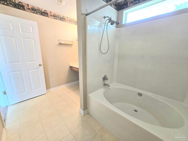Building Photo - 2497 Redoubt Ave