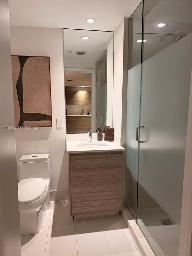 Building Photo - 121 NE 34th St